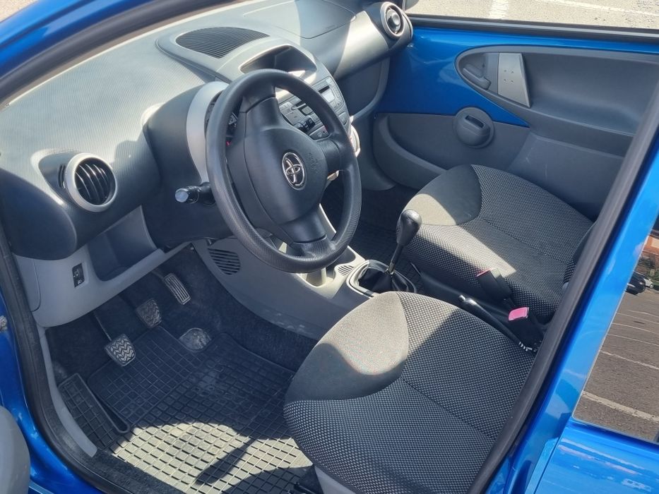 Vând Toyota Aygo