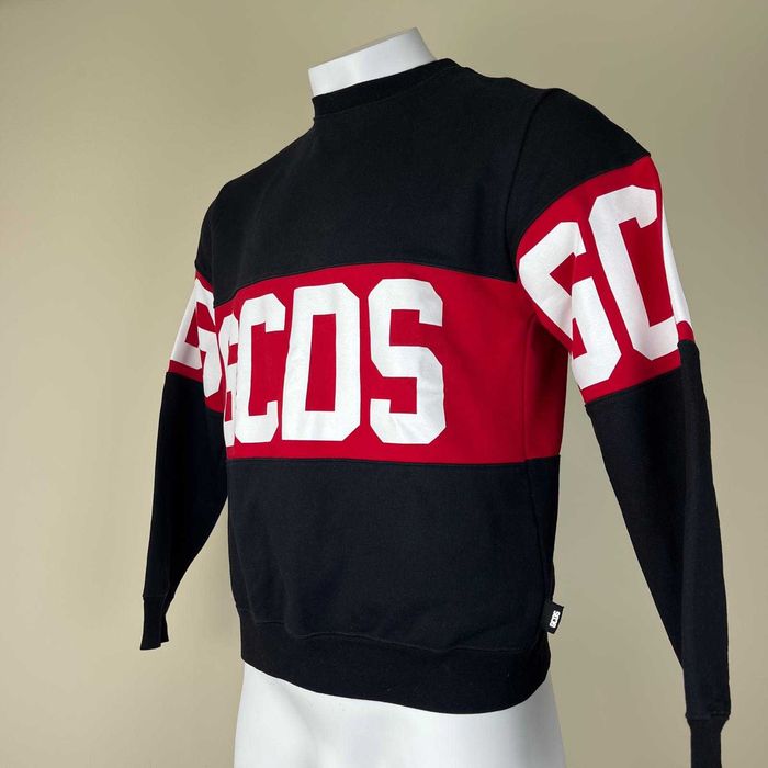 Суитшърт на GCDS