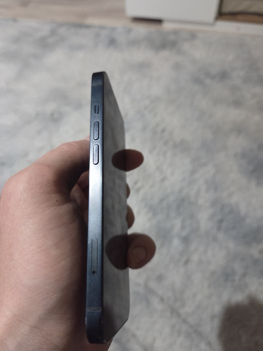 Продам iPhone 13 128Gb  Темно синий