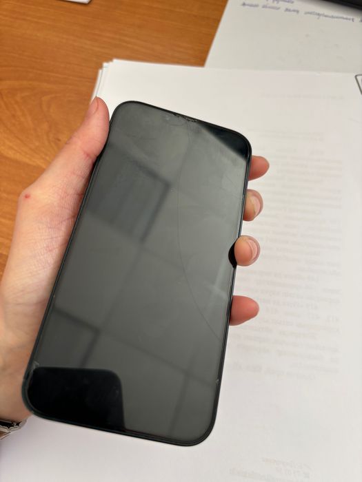 iPhone 13 в хорошем состоянии