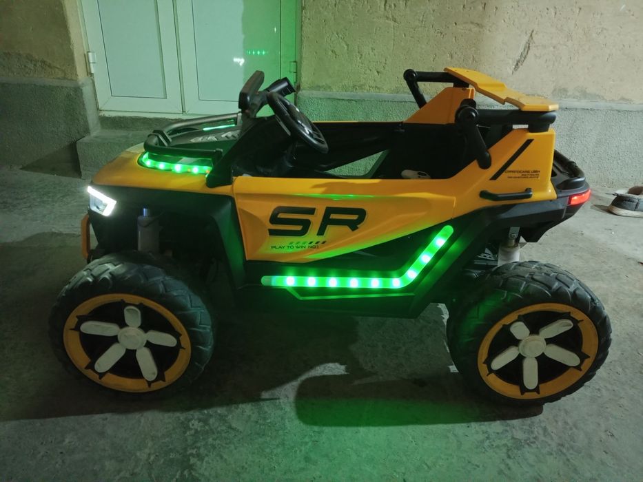 Bolalar moshinasi Jeep