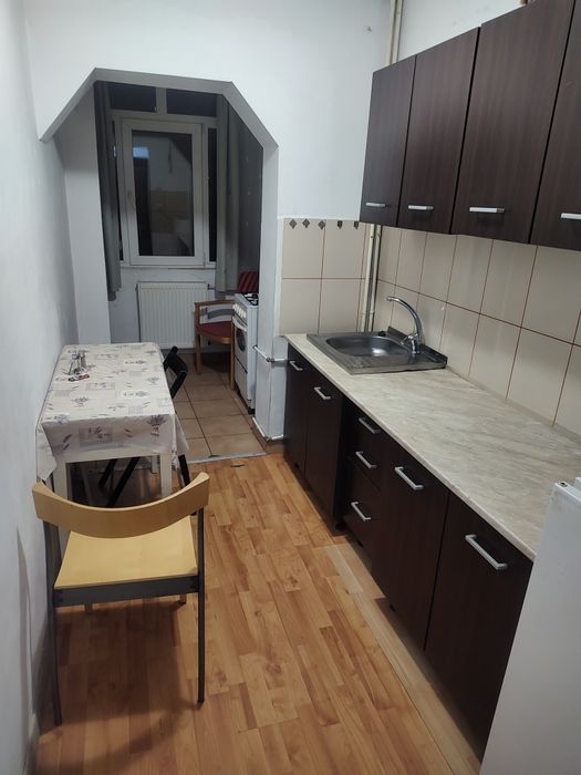 Dau in chirie garsoniera in Oradea zona Milcovului Nr 9