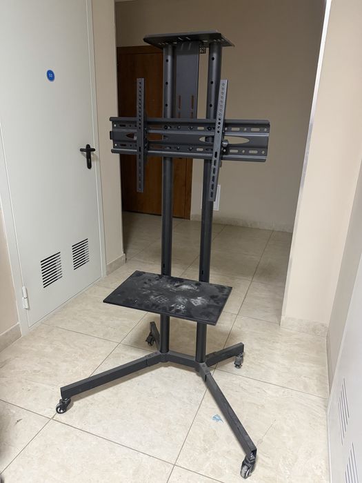 Продам кранштейн движемый