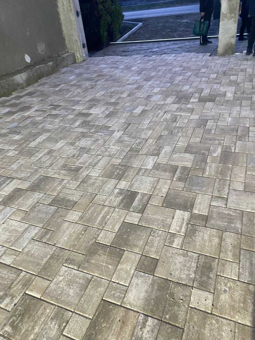 Montaj pavaje, borduri, rigole 35 lei