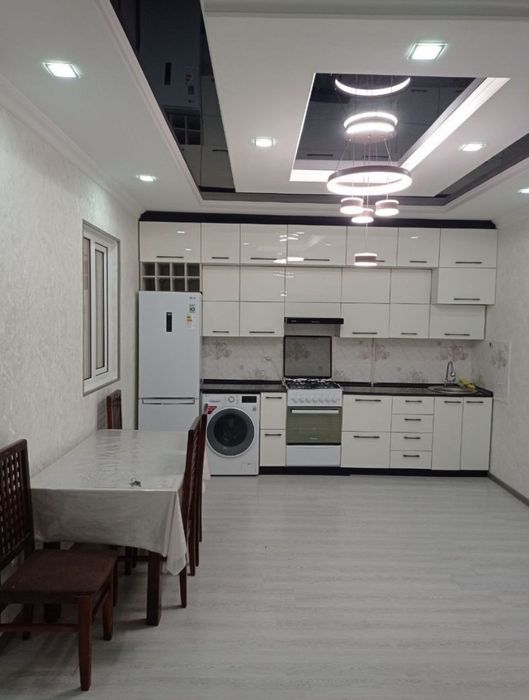 Новый дом-котедж с ремонтом .метро  Дустлик 65000