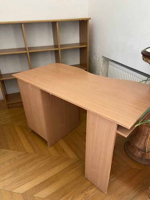 Столы офисные и для дома в отличном состоянии