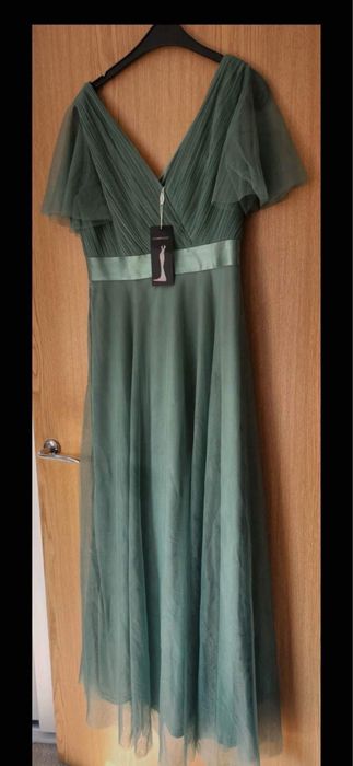 официални рокли…