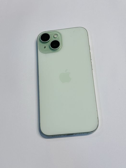 iPhone 15 Verde cu 100% Bateria