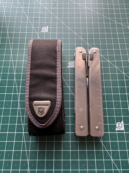 Мультитул Victorinox SwissTool