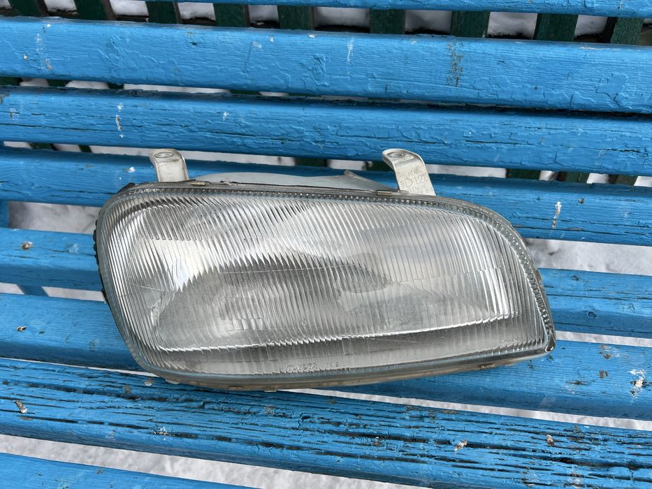 Фары от Toyota Rav 4 (1 поколение)