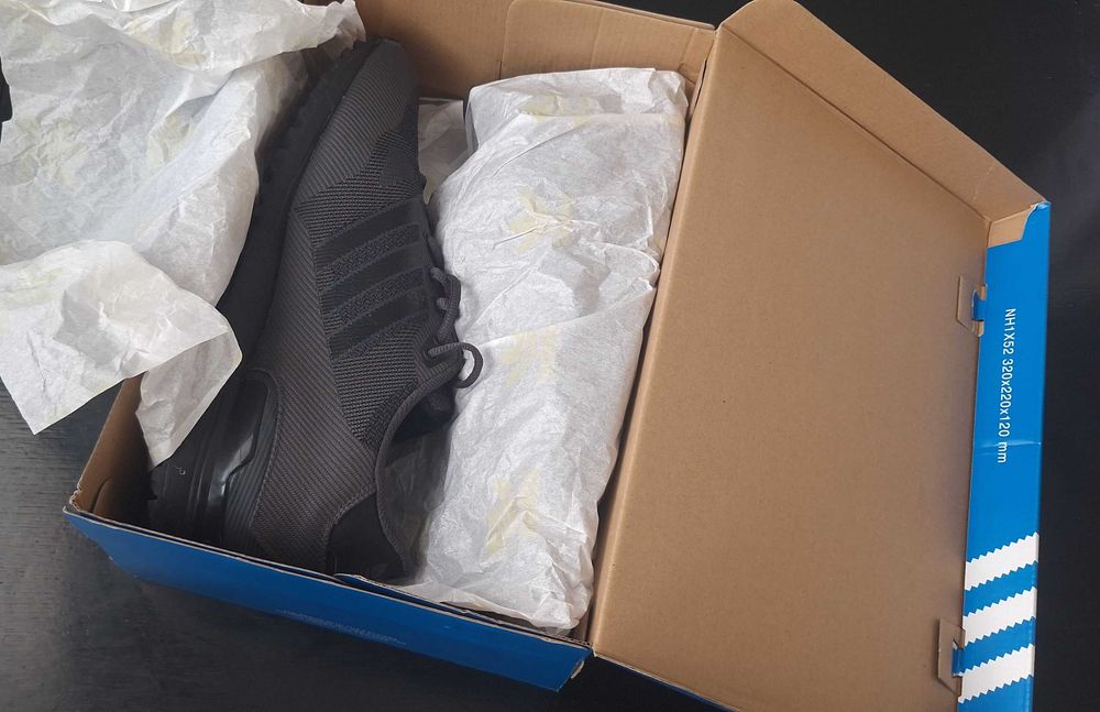 Маратонки Adidas ZX-750