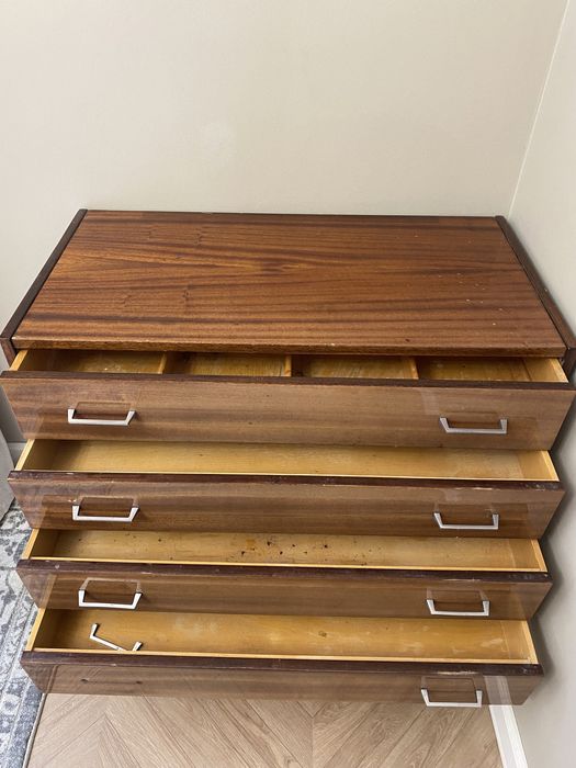 Продаю тумбочку советскую!