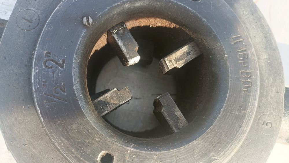 Клупп  для нарезки резьбы