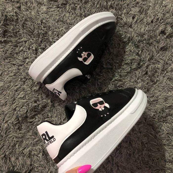 Ugg-uri diferite modele