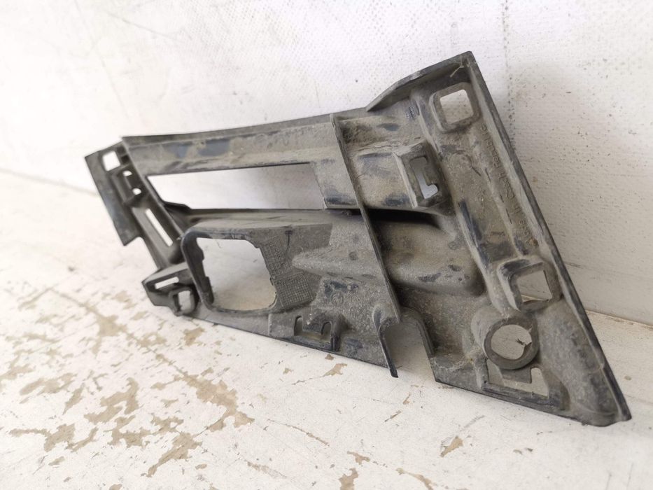 Скода Октавия 3 / Skoda Octavia 3 [ - ] Оригинален радиаторен държач в