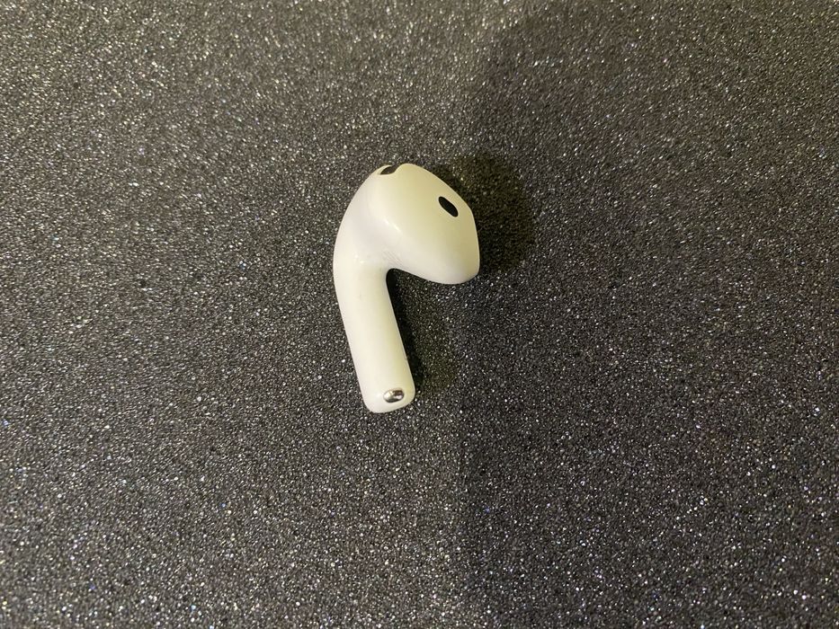 AIRPODS 4 левый без шумодава