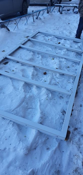 Продам рамка пластиковый с боковым отсеков со стёклами