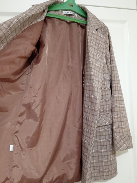 Женский пиджак клетчатовый