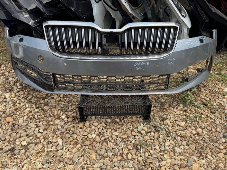 Bara fata + grila centrala Skoda Superb 3 FACELIFT 2018/2019/2020/2021