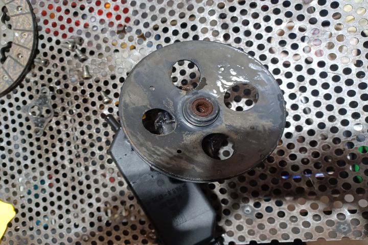 Pompa servodirectie mecanica 90495957 26044812 90495957 26044812 Opel