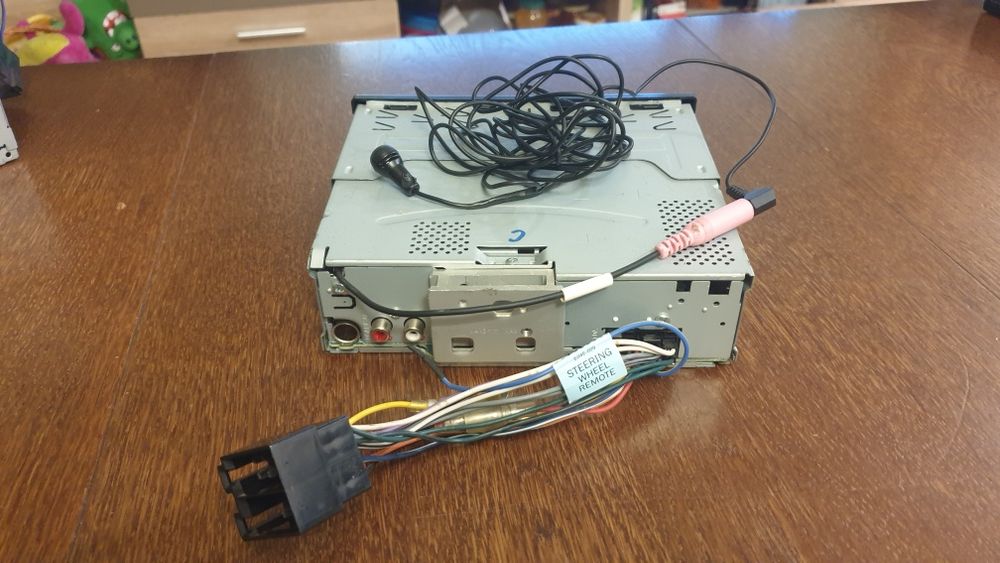 Авто плеър радио музика за кола JVC CD MP-3 USB AUX Bluetooth