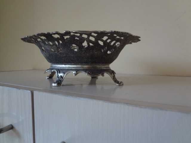 Орнаментална сребриста купа от Виена