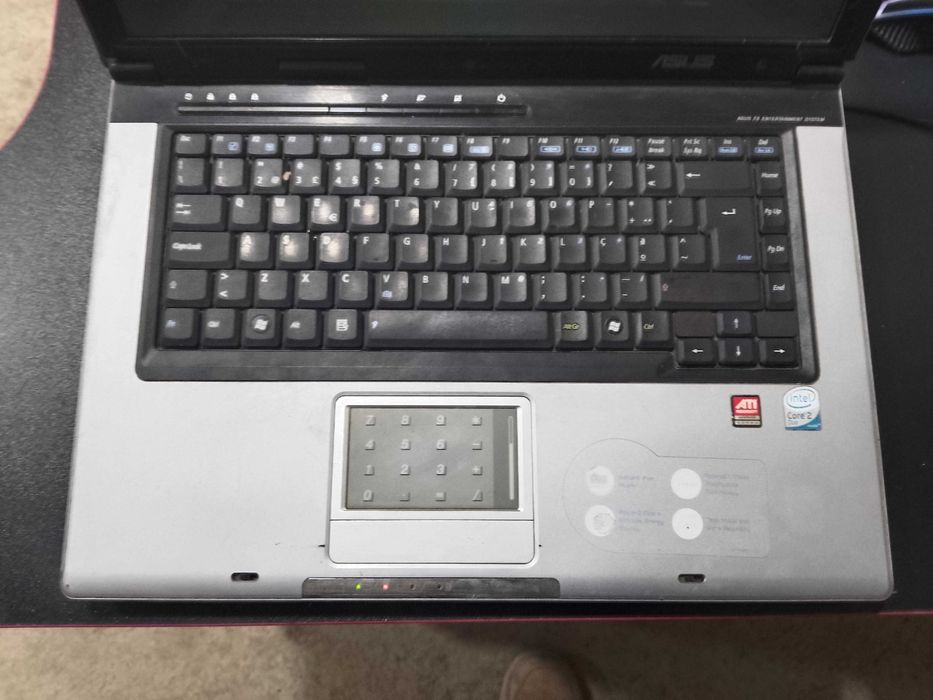 Asus noutbuk 3 gb ram 500gb HDD core 2 duo.