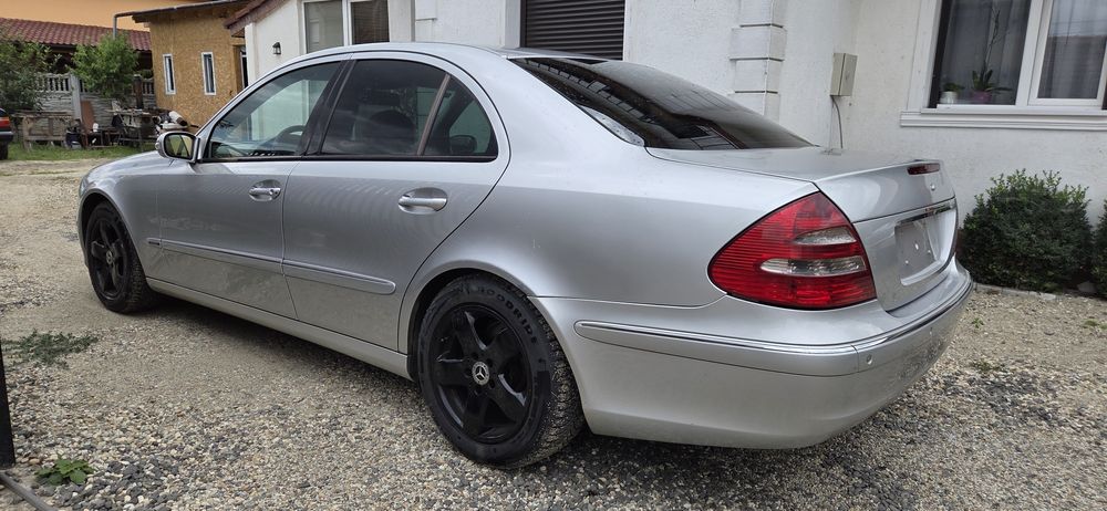 Mercedes-Benz E220cdi Manual