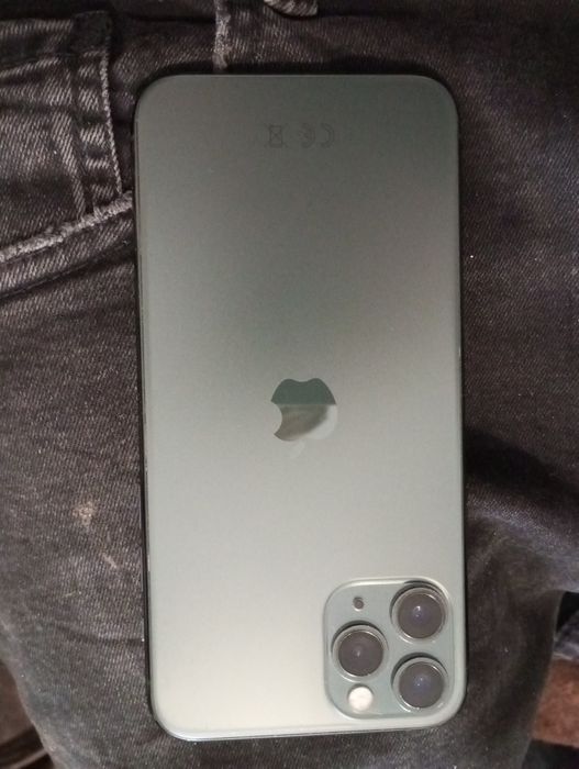 iPhone 11 pro urme ușoare de folosire