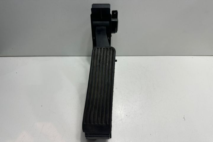 Pedala acceleratie A2203000104 Mercedes-Benz S-Class W221