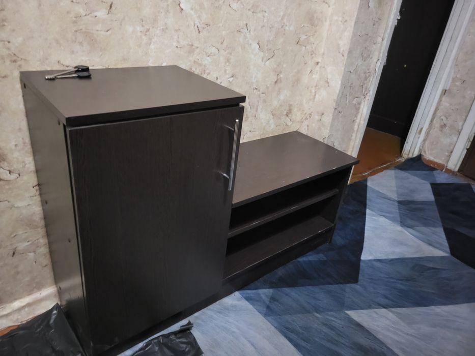 Продам прихожую, верх и низ