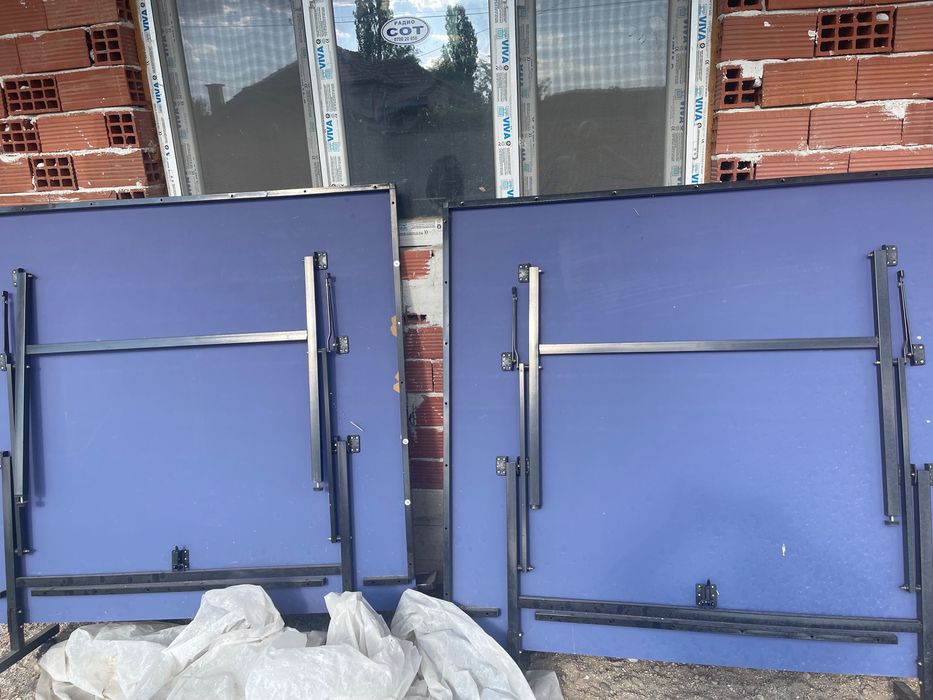 Беляртна маса тенис на маса и джаги