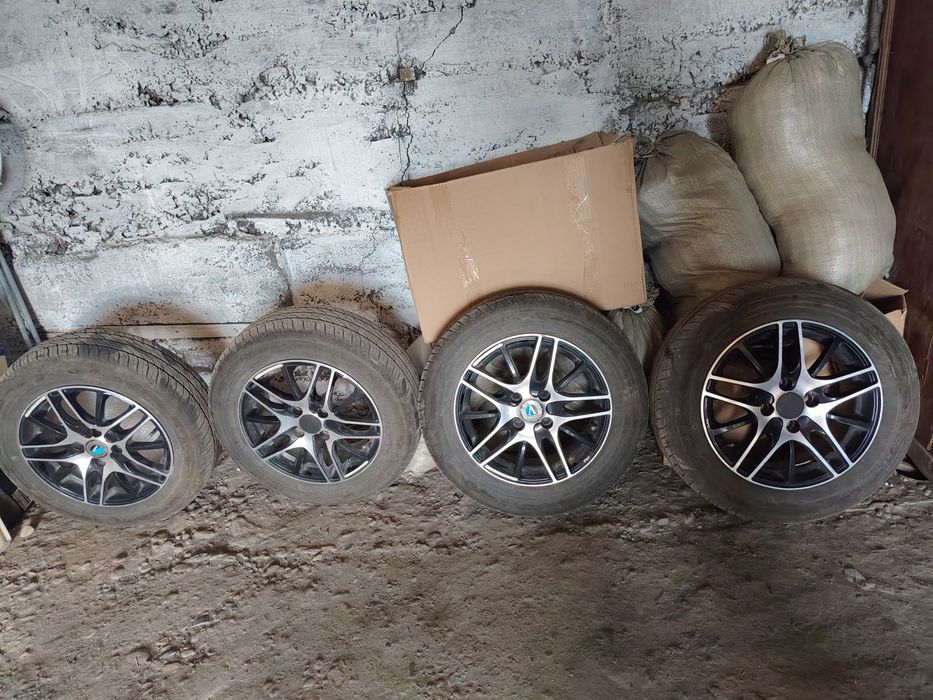 Продам диски с шинами