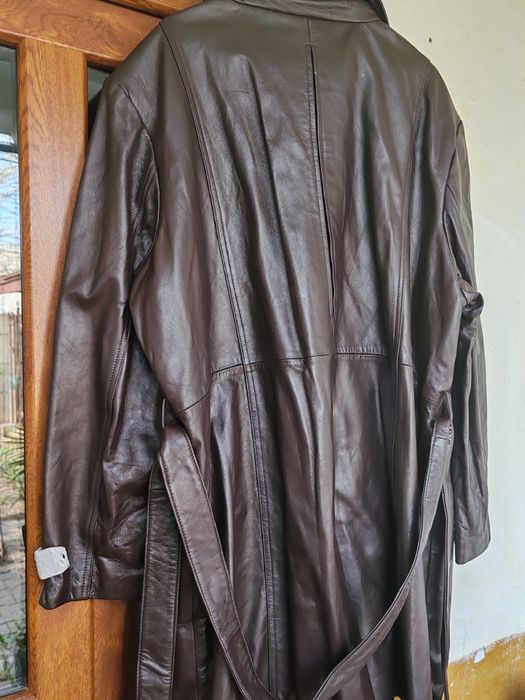 Geaca/haina/palton/trenci dama scurta din piele 3X mărime  mare  NOUA