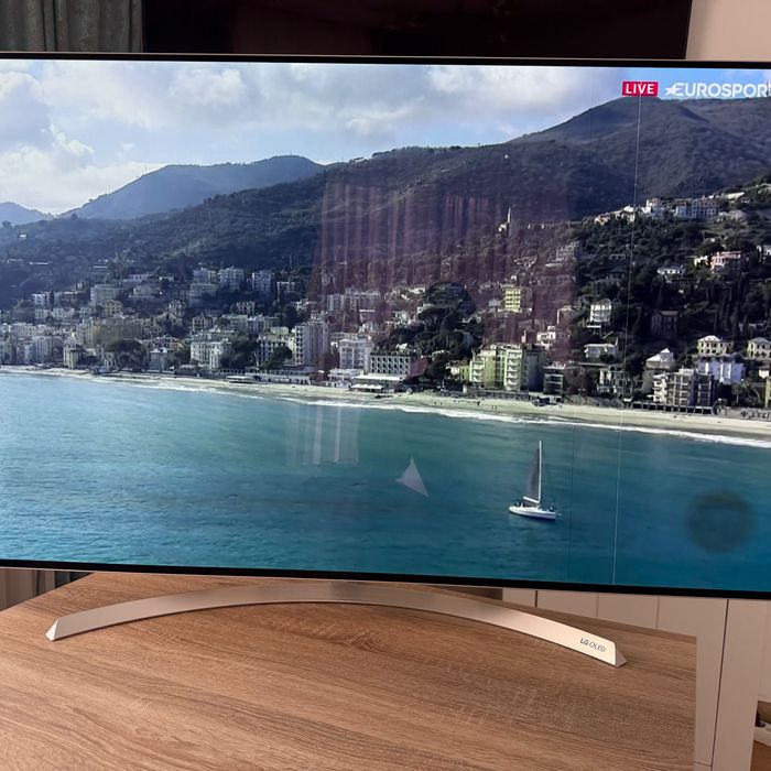 LG OLED 139cm 4k UltraHD 120hz televizor smart Dolby Vision mic defect