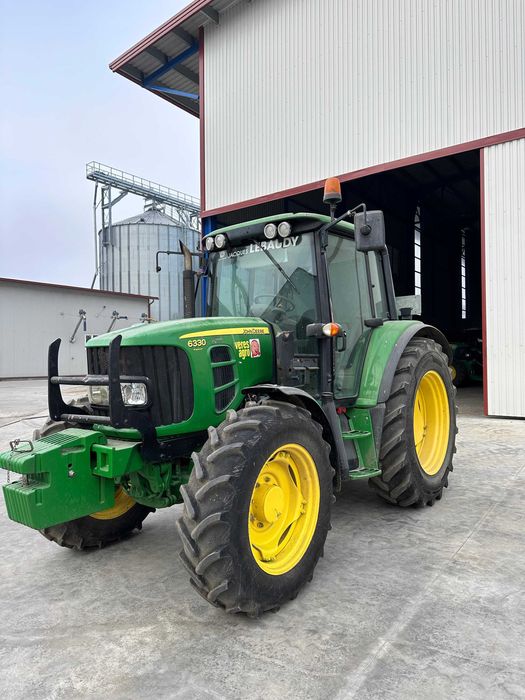 Tractor JOHN DEERE 6330 + Cupa + Furca