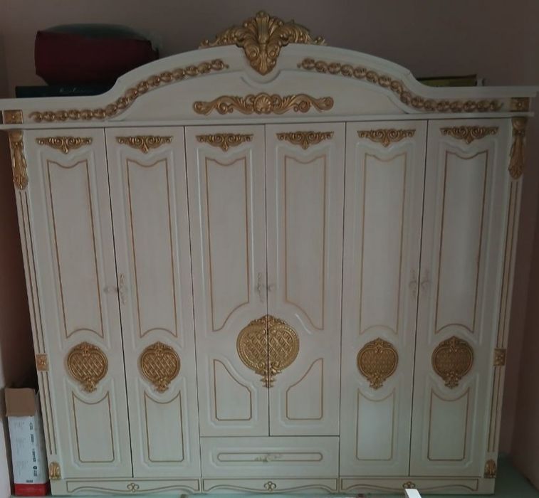 Spalniy mebel sotiladi