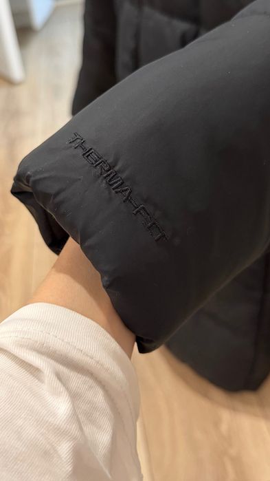 Новая куртка Nike оригинал s размер