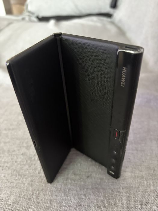Vand Huawei  xs2 telefonu merge foate bine