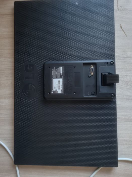 продам два монитора