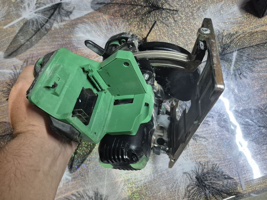 Circular HIKOKI c 18 DBL
Șlefuitor cu excentr