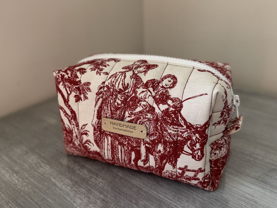 Продаю новые косметички