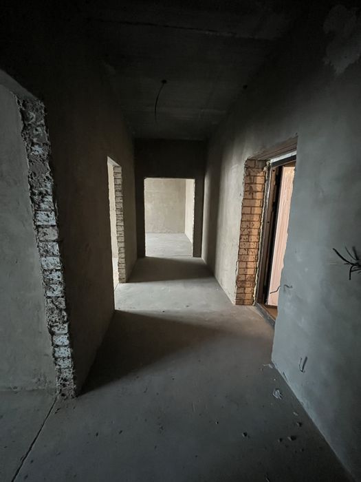 Продам 2 ком. квартиру на Батыс -2