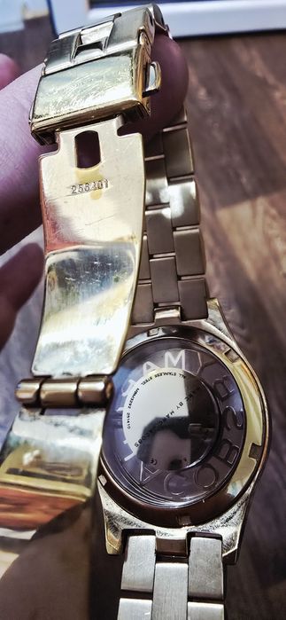 Vand ceas pentru damă Marc Jacobs!