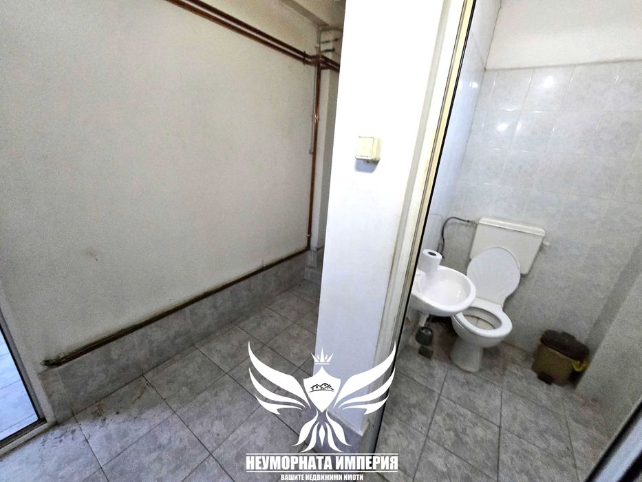 Дава се под наем Офис в Асеновград - 135 кв.м за 774.69 € - Снимка #20