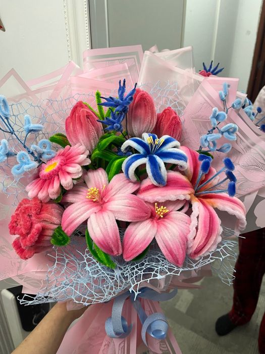 Buchete din flori plusate