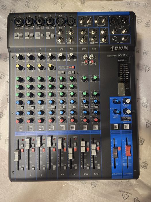 Mixer  Yamaha MG12