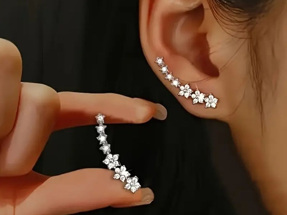 Нови бижута по три лева, обеци, колиета