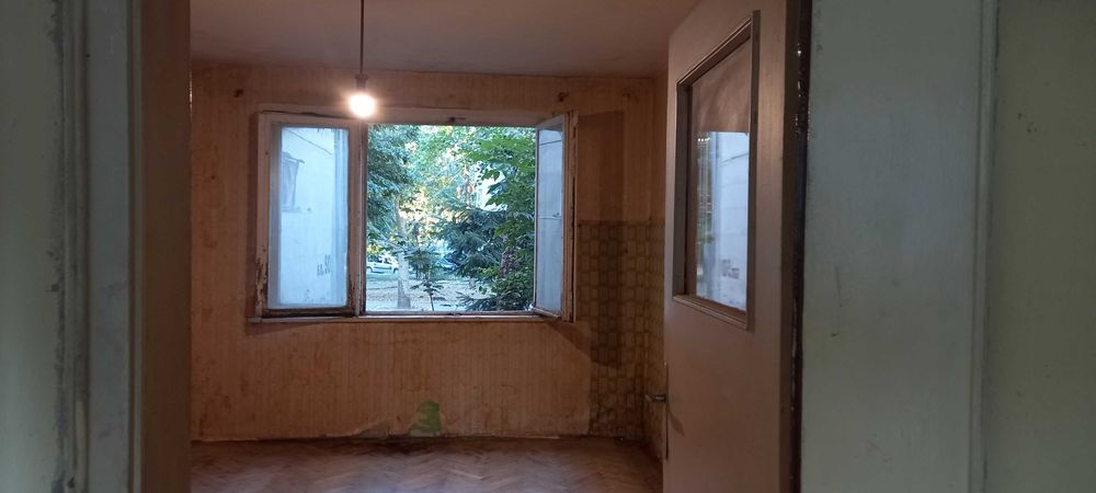 Продавам апартамент кв.Здравец