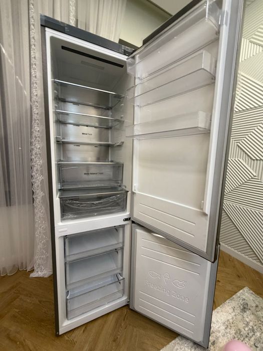 Новый Холодильник LG